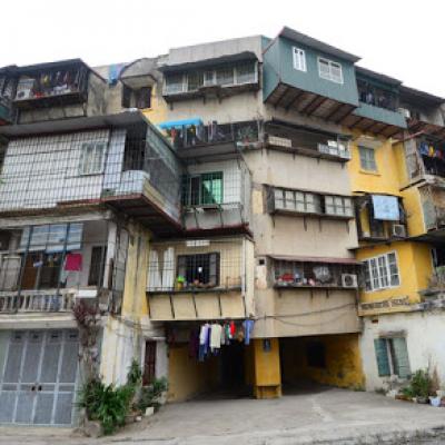 Bất động sản 24h: Gặp khó trong cải tạo chung cư cũ