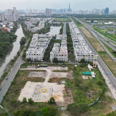 Biệt thự, nhà liền kề tại TP HCM 'ế' vì đắt đỏ