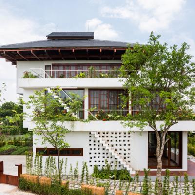 Ngôi nhà bậc thang pha kiến trúc Nhật bất chấp thời tiết nóng ẩm của miền Bắc